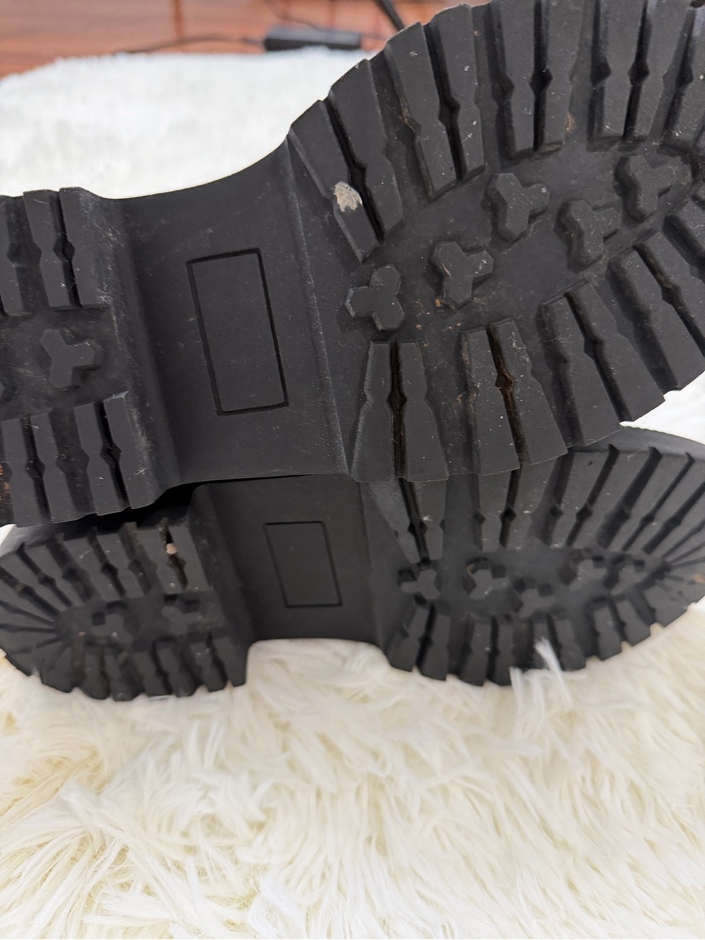 Vince Camuto Girls Black Patent Chain Loafers Bulky Size 2.5 Youth Dark Academia - Picture 7 of 8